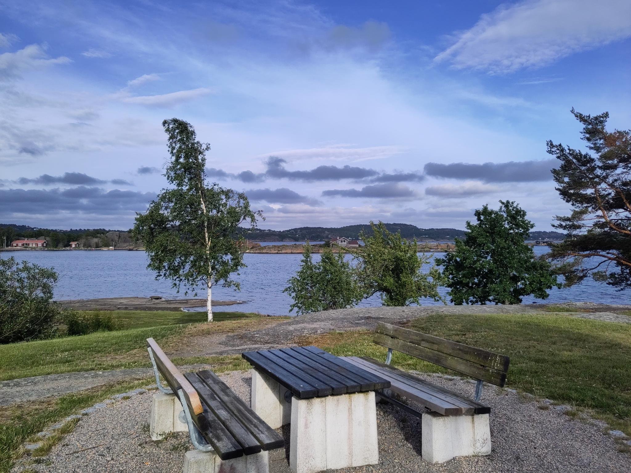 Blcik vom Campingplatz auf Fjord