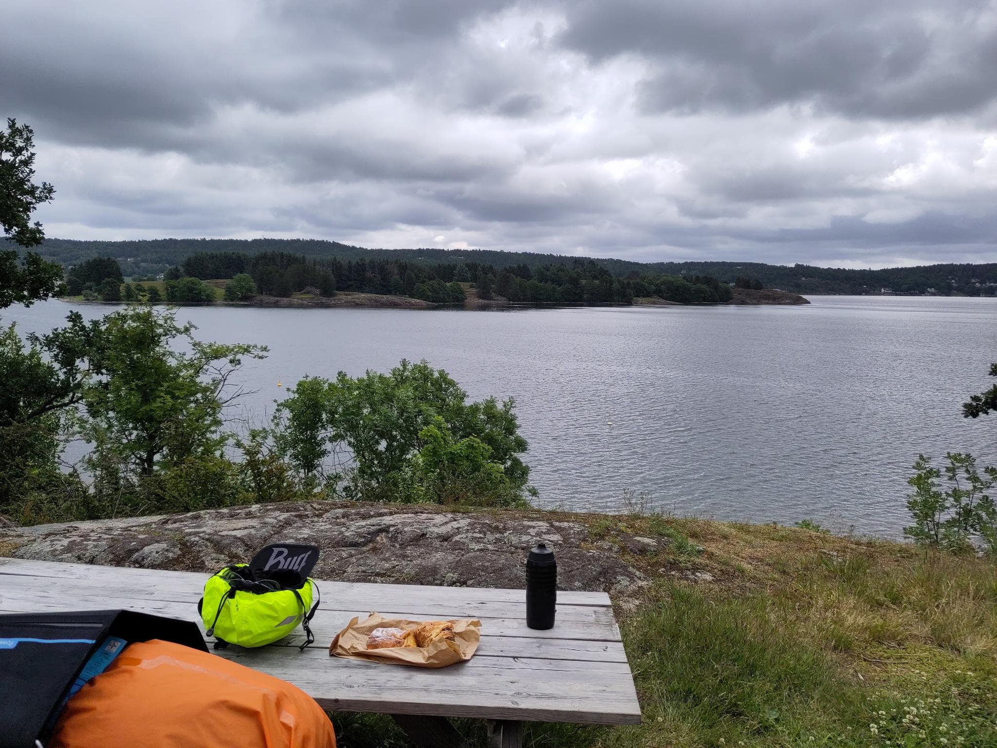 Frühsück am Fjord