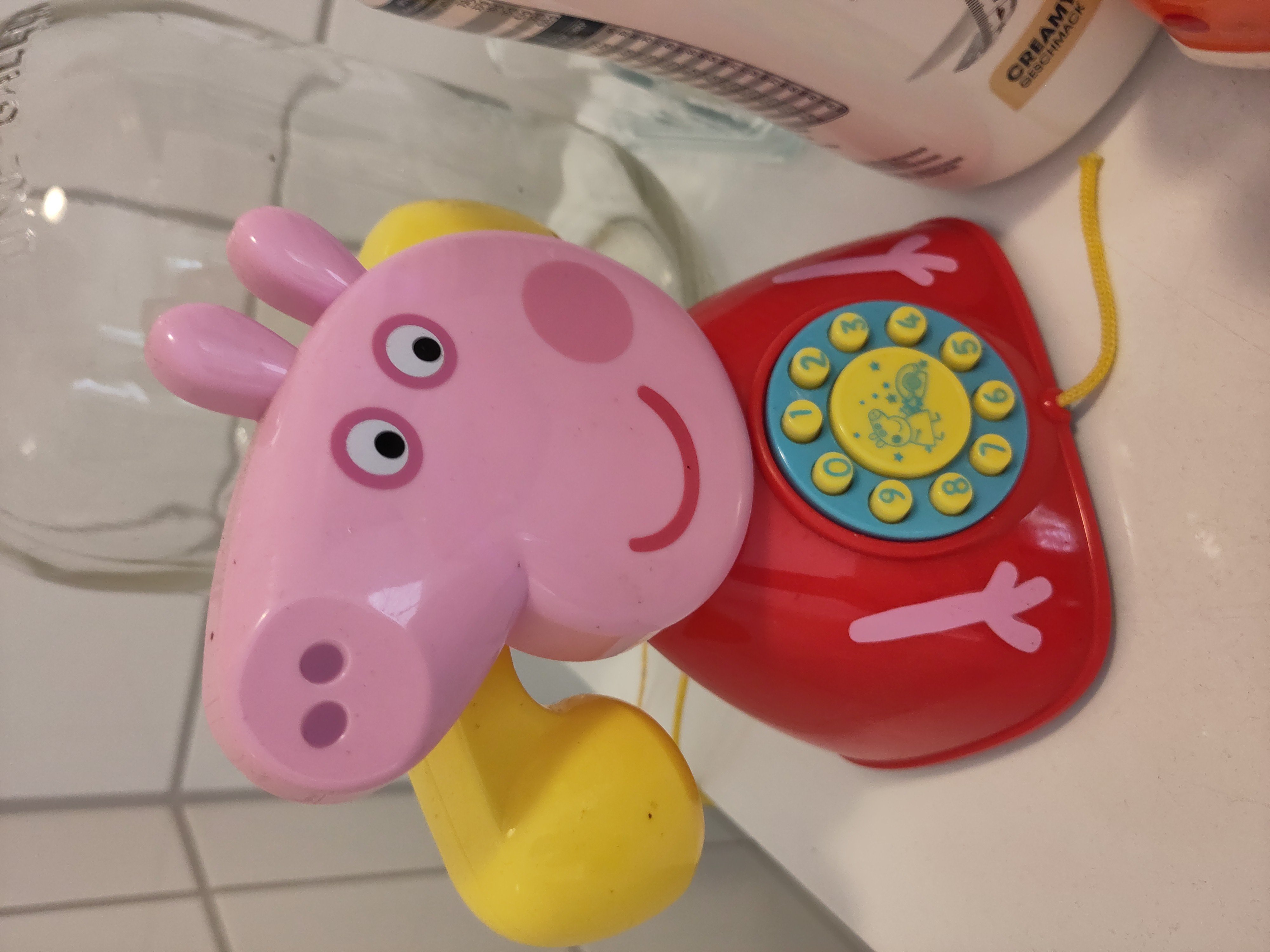 Kontaktaufnahme am Zeltplatz Peppa Pig Kindertelefon