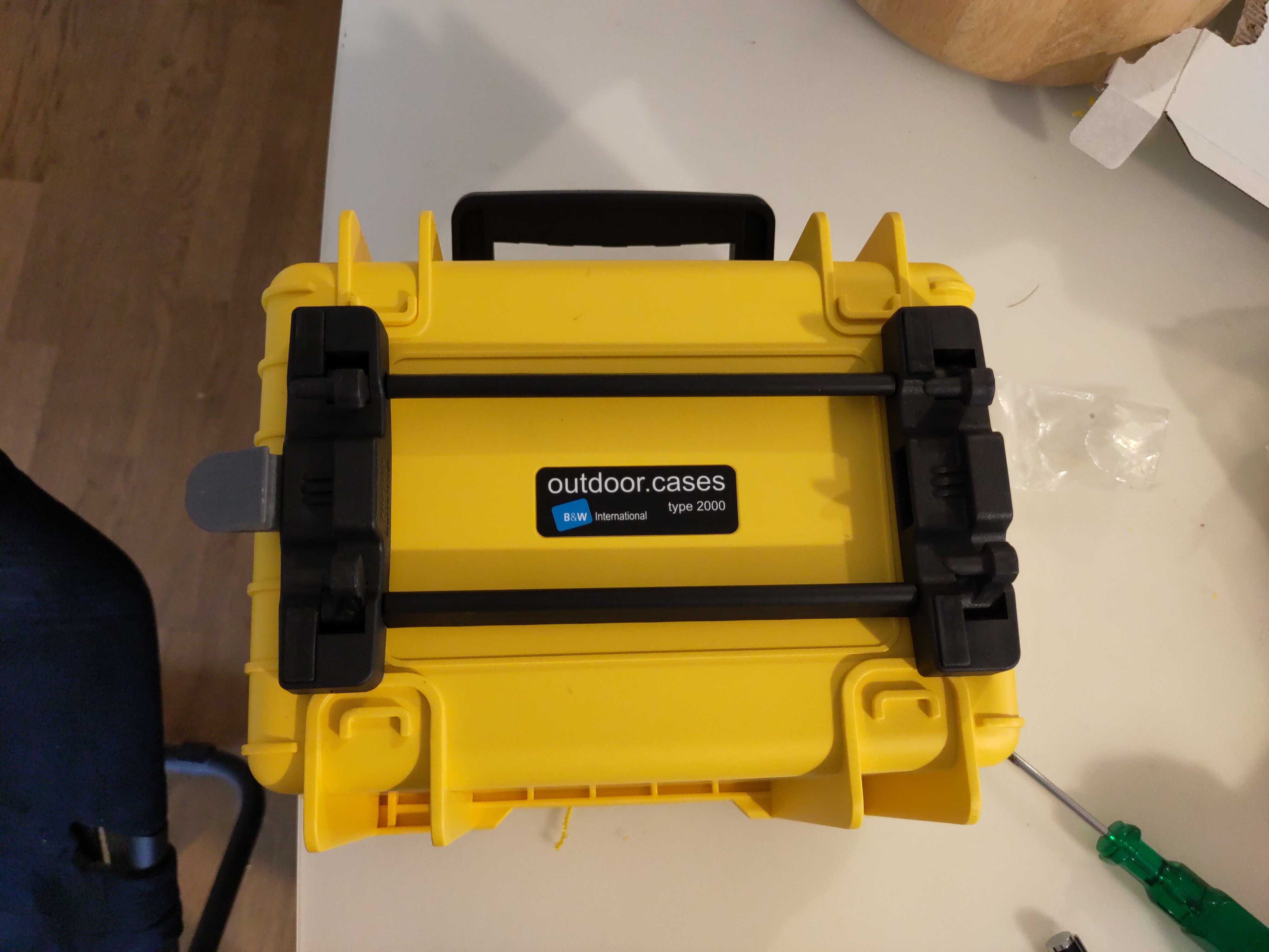 Transportkasten geöffnet, Schaumstoffinlays für Drohne Transportkasten geöffnet