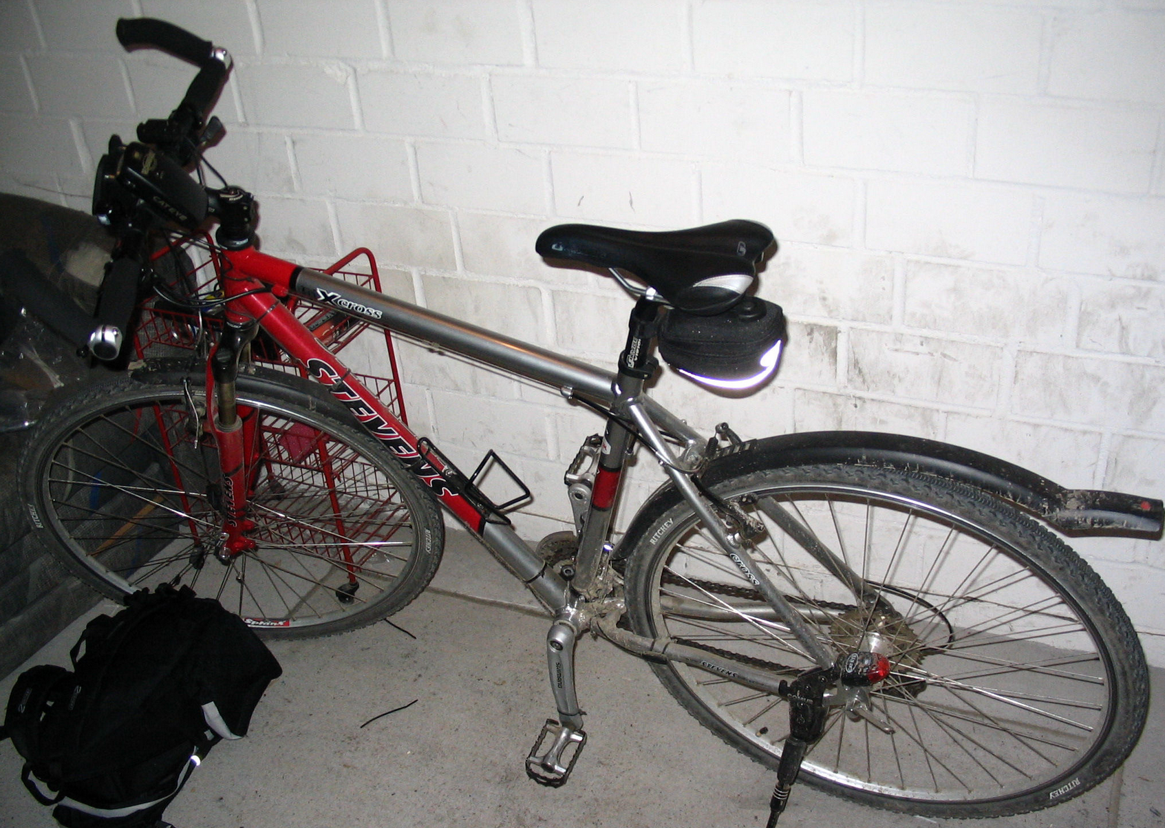 Rot-silbernes Fahrrad Crossbike Stevens X5